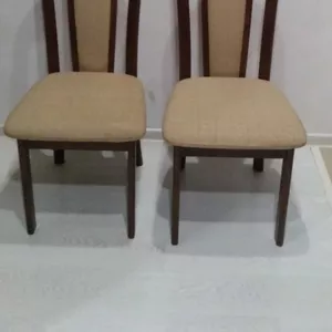 Два стула, б/у,  недорого,  в хорошем состоянии,  деревянный каркас .