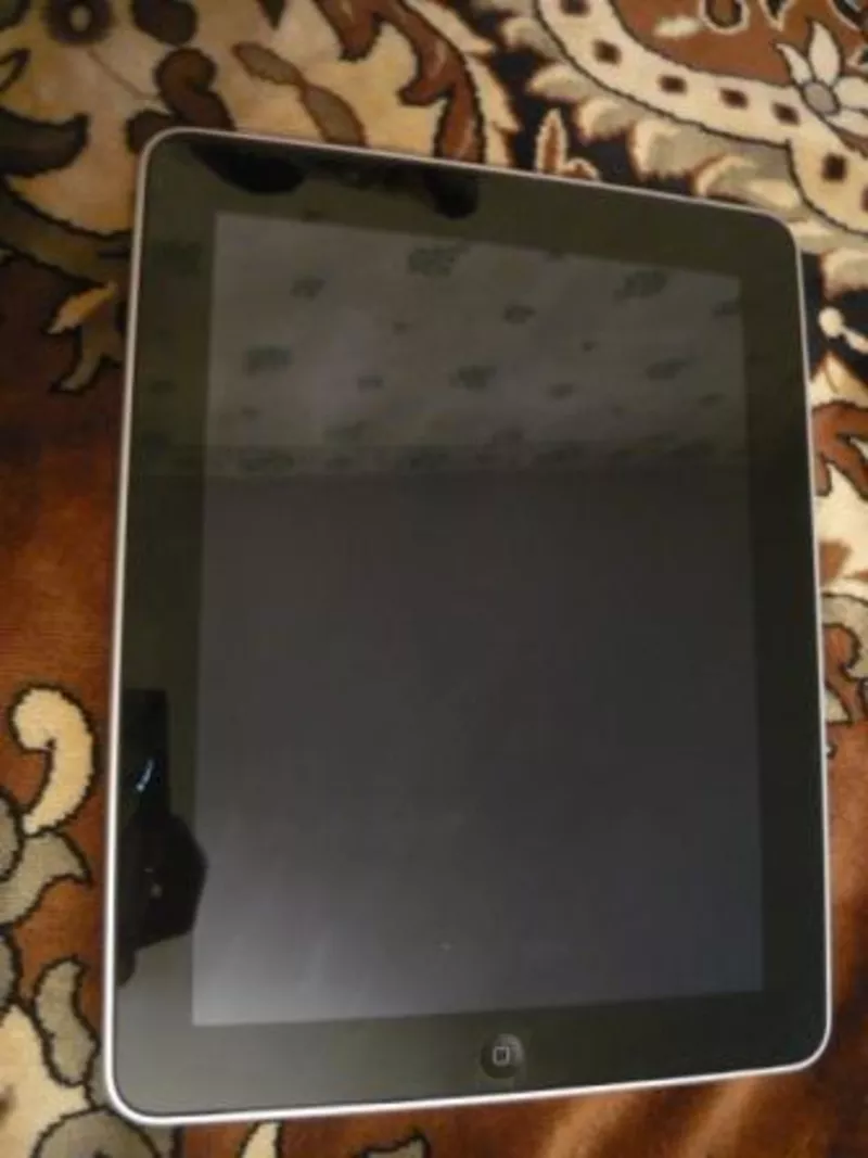 Продам iPad 16gb wi-fi ,  Саратов,  б/у,  царапины на задней крышке
