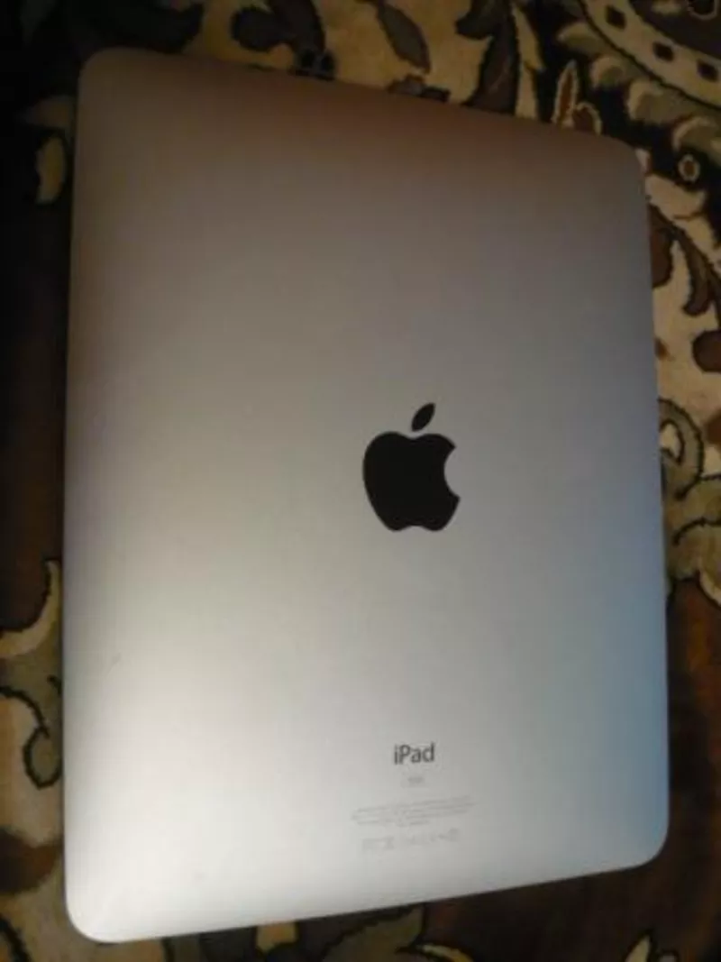 Продам iPad 16gb wi-fi ,  Саратов,  б/у,  царапины на задней крышке 2